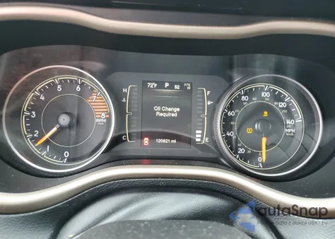 2016 Jeep Cherokee Latitude z USA, uszkodzony, nr VIN 1C4PJMCS6GW145809